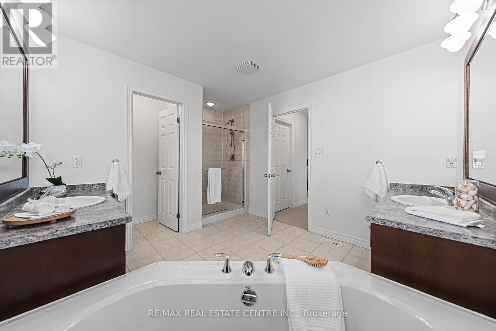 917 Fung Place, Kitchener, Ontario  N2A 4M3 - Photo 21 - X12440194