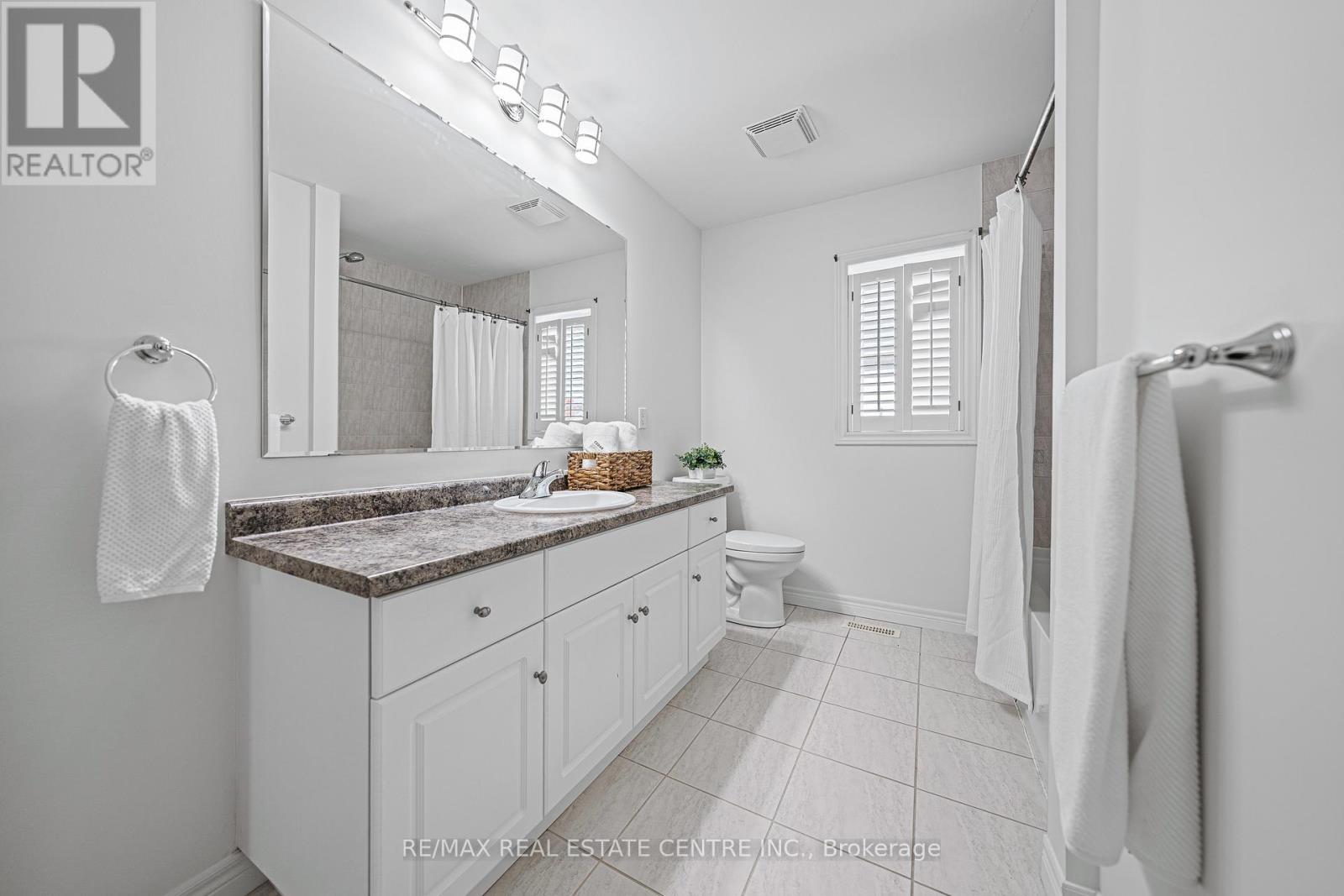 917 Fung Place, Kitchener, Ontario  N2A 4M3 - Photo 25 - X12440194