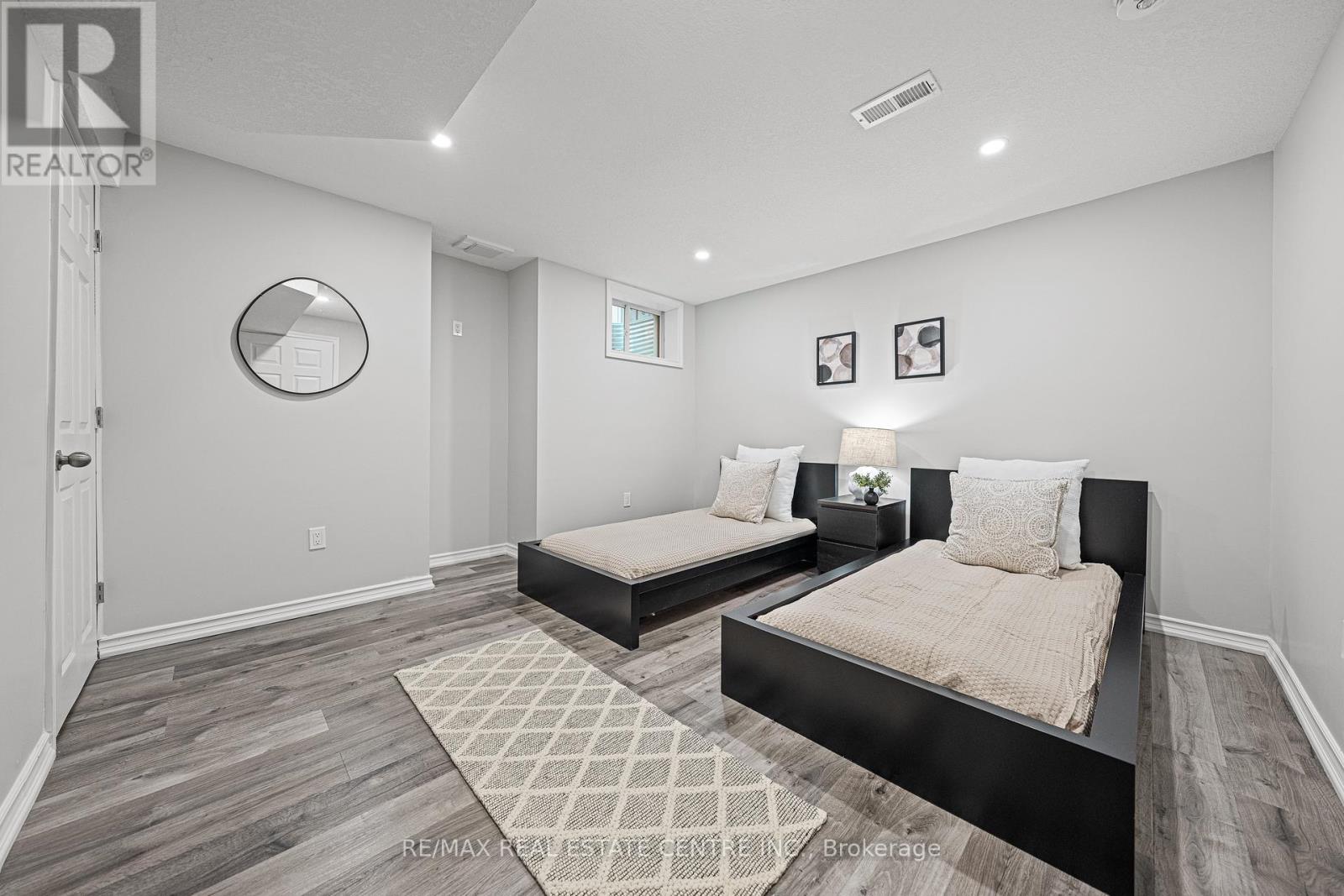 917 Fung Place, Kitchener, Ontario  N2A 4M3 - Photo 30 - X12440194