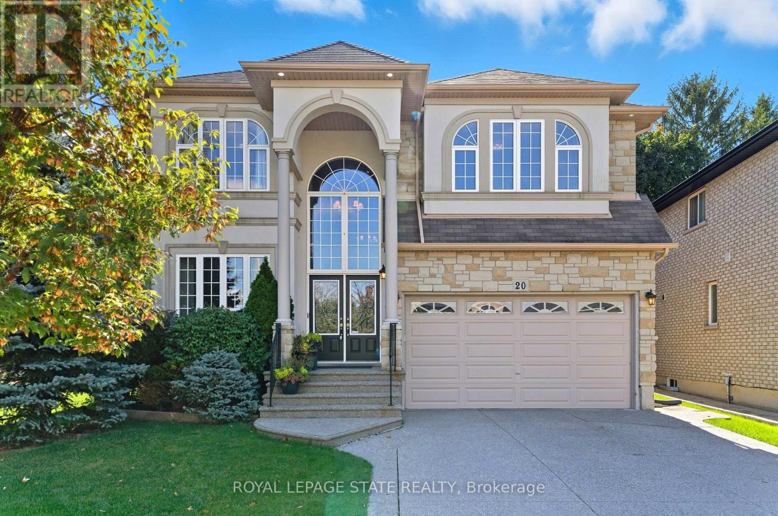 20 Lorupe Court, Hamilton, Ontario  L9G 0C8 - Photo 3 - X12440232
