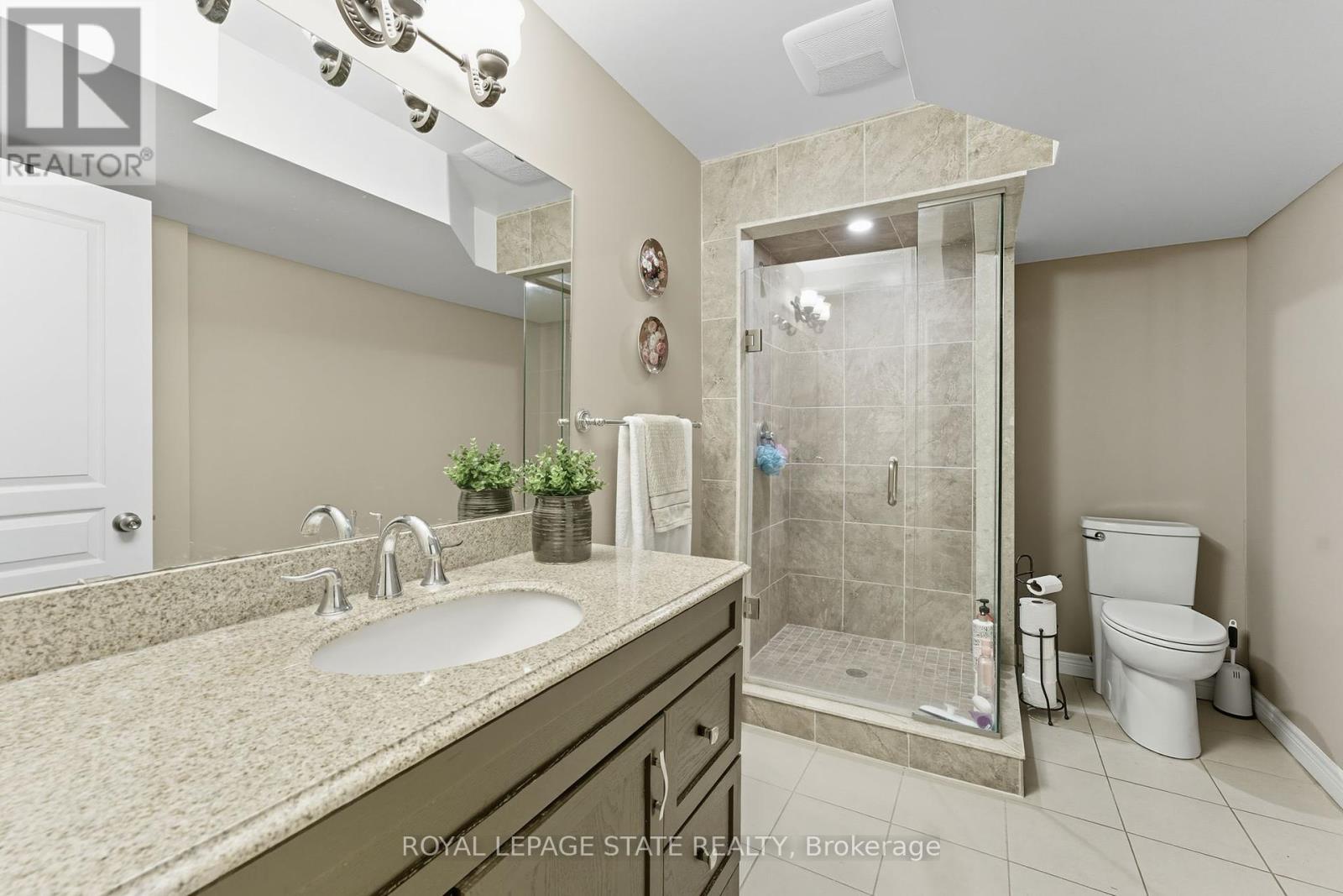 20 Lorupe Court, Hamilton, Ontario  L9G 0C8 - Photo 36 - X12440232