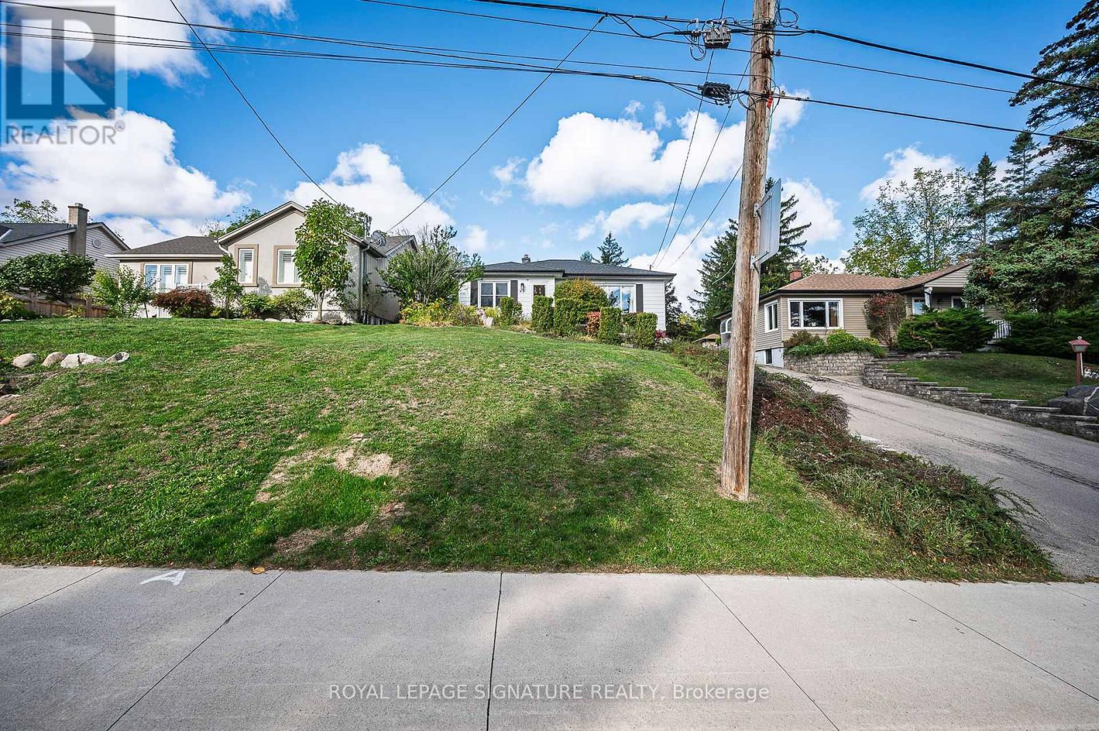 43 Lake Avenue N, Hamilton, Ontario  L8E 1L2 - Photo 2 - X12440255