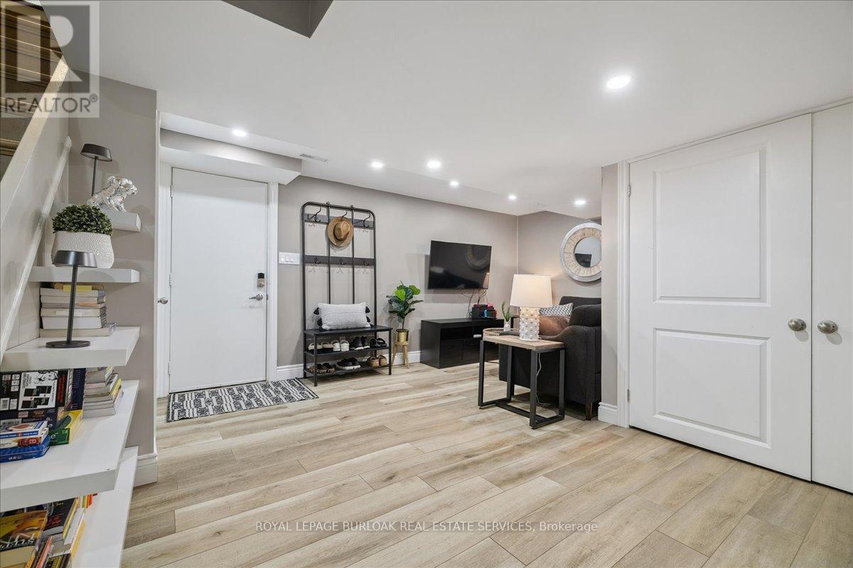 44 Sunvale Place, Hamilton, Ontario  L8E 4Z7 - Photo 36 - X12440260