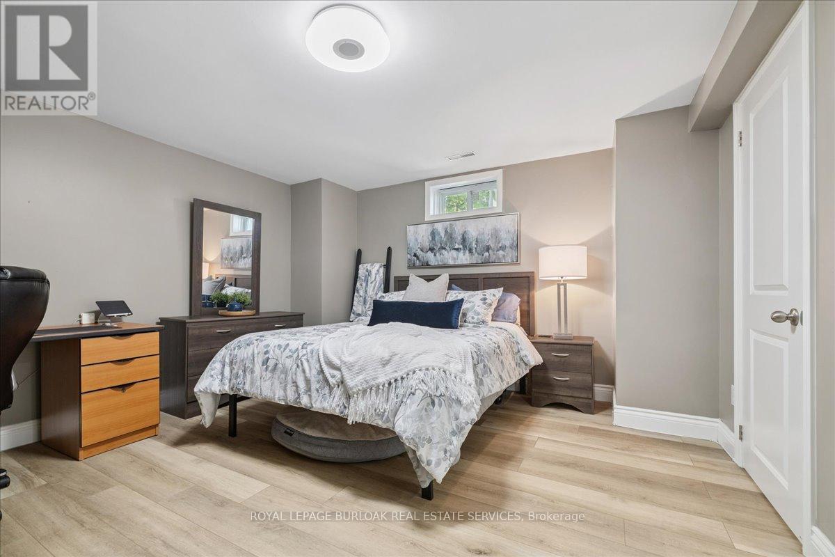 44 Sunvale Place, Hamilton, Ontario  L8E 4Z7 - Photo 39 - X12440260