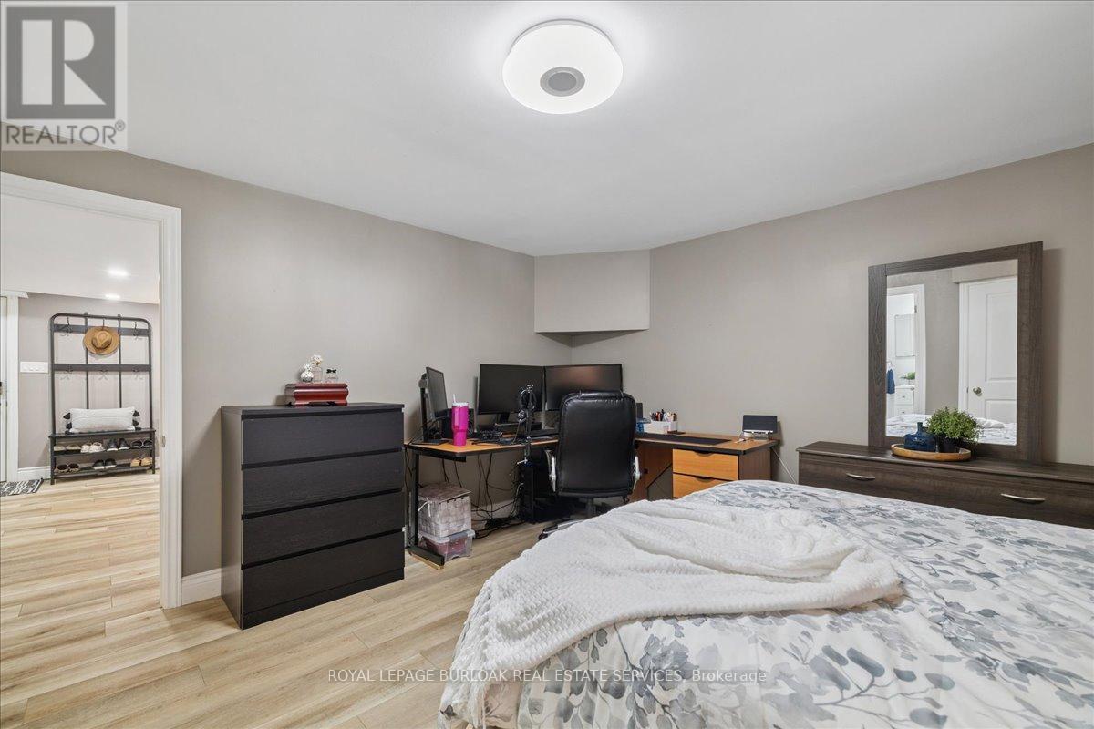 44 Sunvale Place, Hamilton, Ontario  L8E 4Z7 - Photo 40 - X12440260