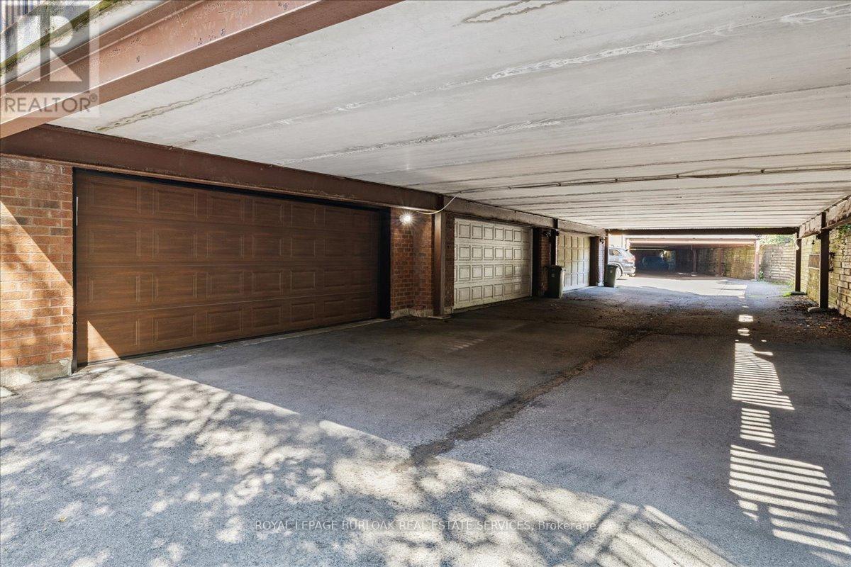 44 Sunvale Place, Hamilton, Ontario  L8E 4Z7 - Photo 44 - X12440260