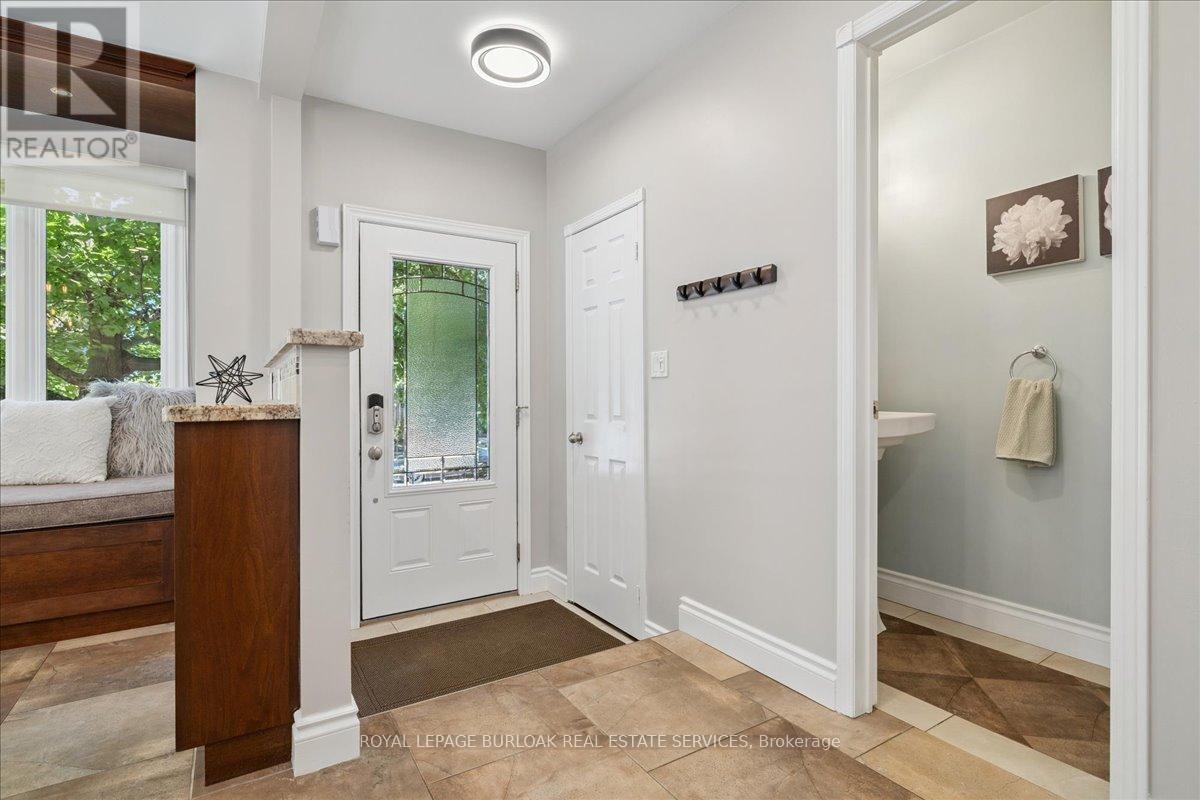 44 Sunvale Place, Hamilton, Ontario  L8E 4Z7 - Photo 6 - X12440260