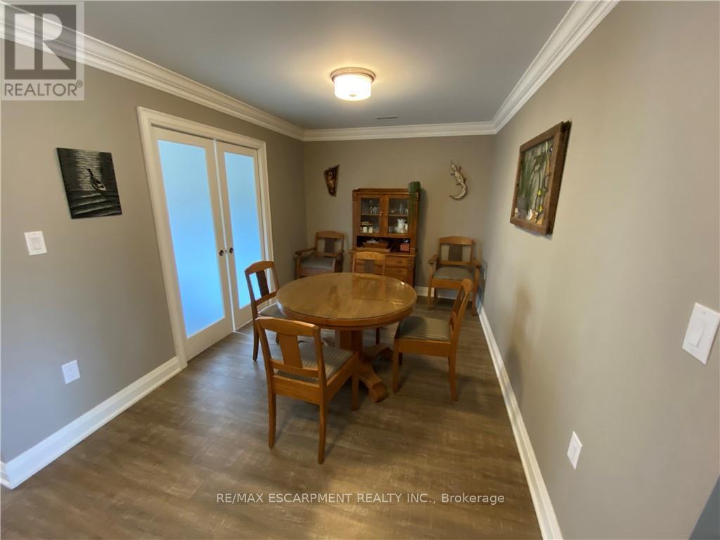 7 Cardinal Mindszenty Boulevard, Hamilton, Ontario  L9B 2M3 - Photo 10 - X12440285