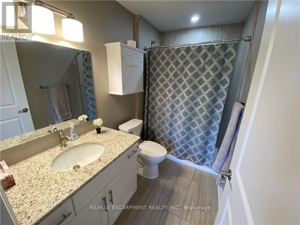 7 Cardinal Mindszenty Boulevard, Hamilton, Ontario  L9B 2M3 - Photo 12 - X12440285