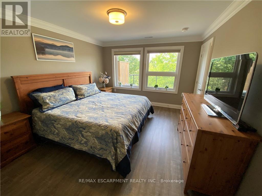 7 Cardinal Mindszenty Boulevard, Hamilton, Ontario  L9B 2M3 - Photo 23 - X12440285