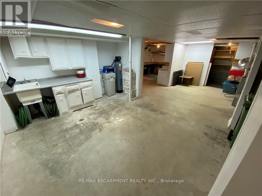 7 Cardinal Mindszenty Boulevard, Hamilton, Ontario  L9B 2M3 - Photo 27 - X12440285