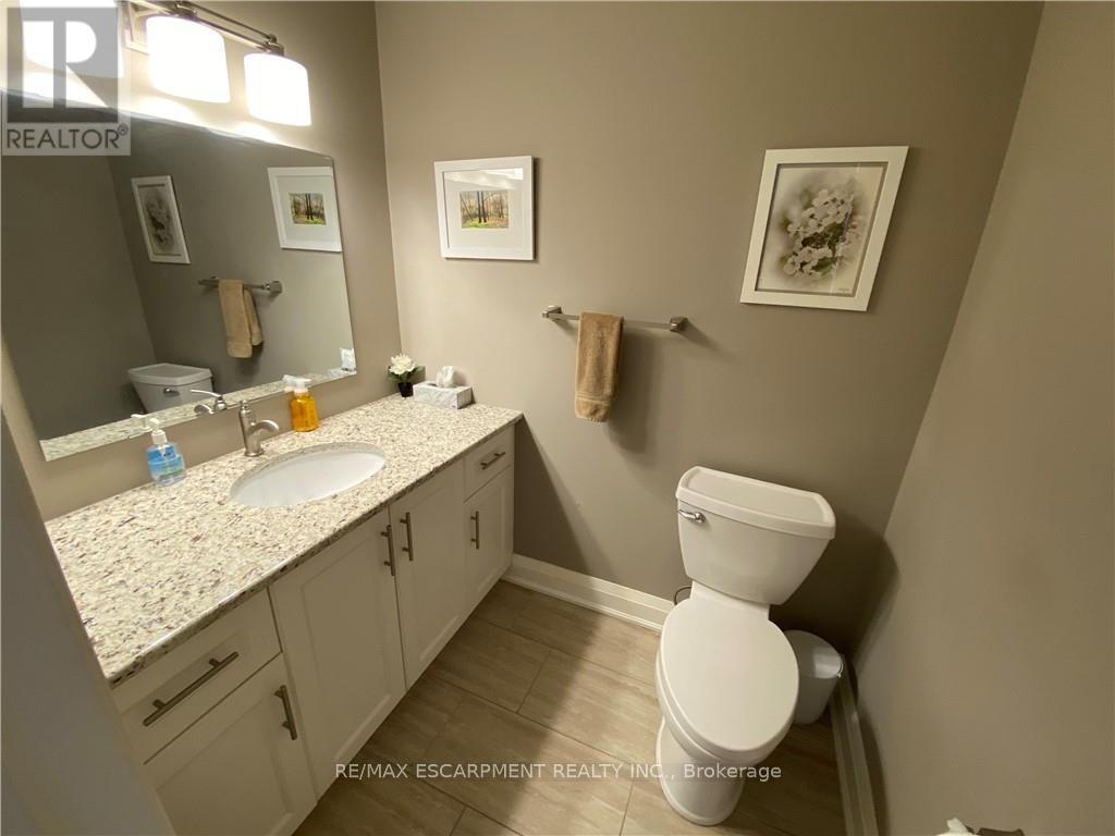 7 Cardinal Mindszenty Boulevard, Hamilton, Ontario  L9B 2M3 - Photo 9 - X12440285