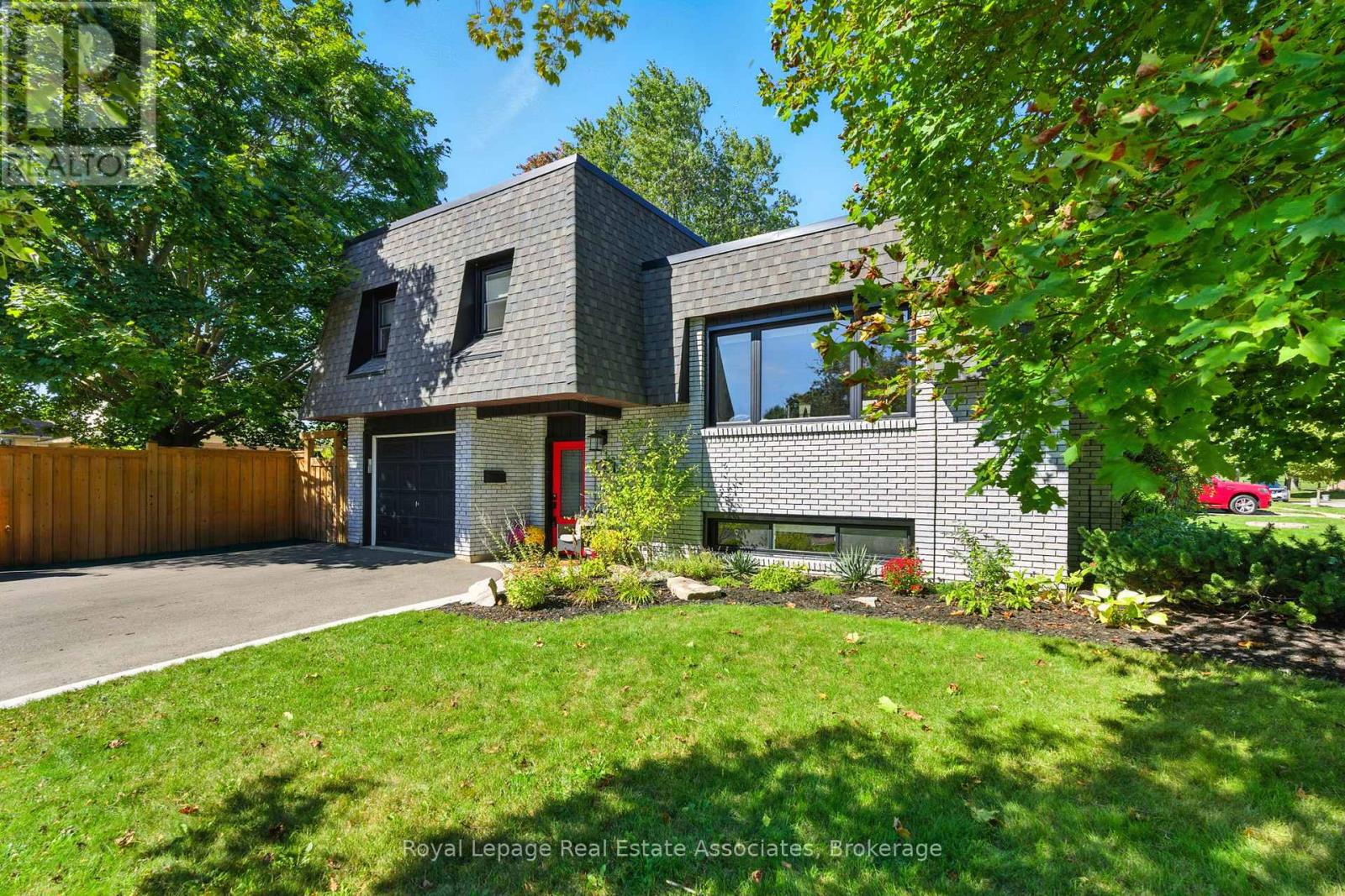 4 Nashua Drive, Brantford, Ontario  N3P 1K9 - Photo 2 - X12440302