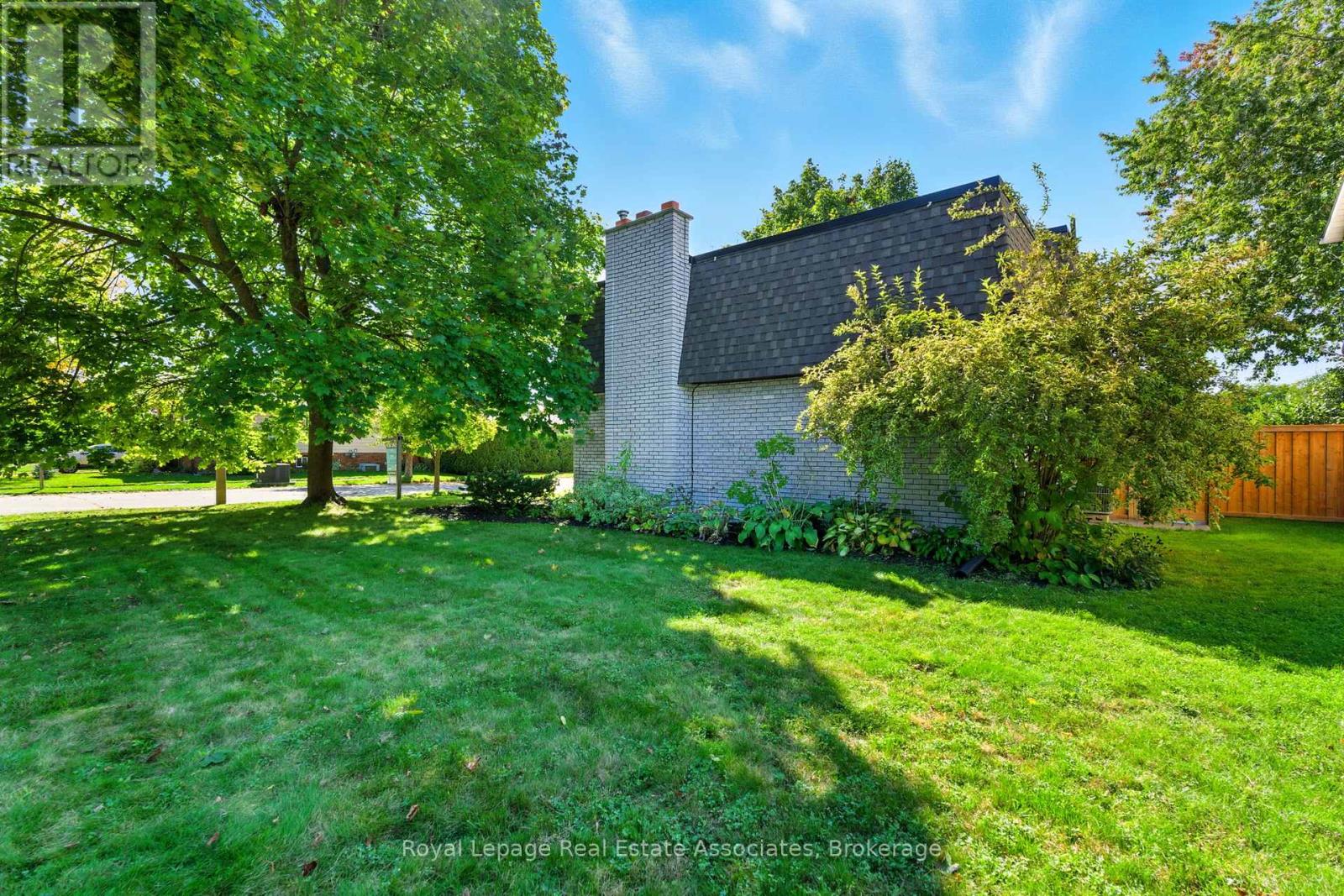 4 Nashua Drive, Brantford, Ontario  N3P 1K9 - Photo 3 - X12440302