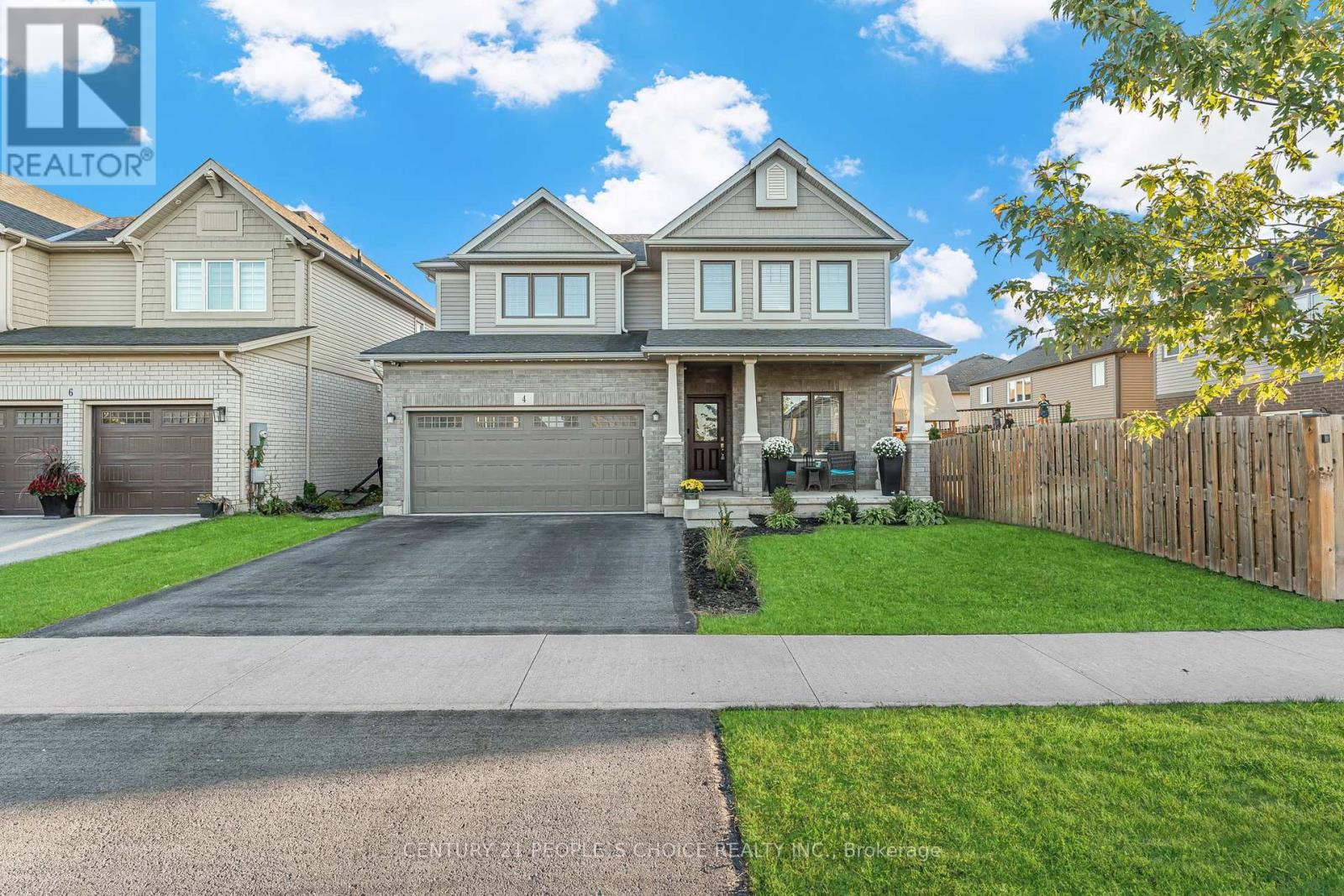 4 Riley Avenue, Pelham, Ontario  L0S 1E6 - Photo 1 - X12440304