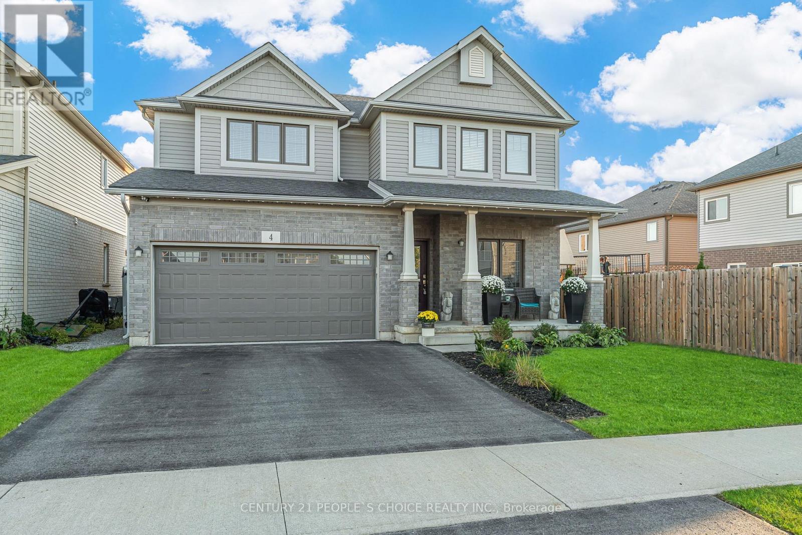 4 Riley Avenue, Pelham, Ontario  L0S 1E6 - Photo 2 - X12440304