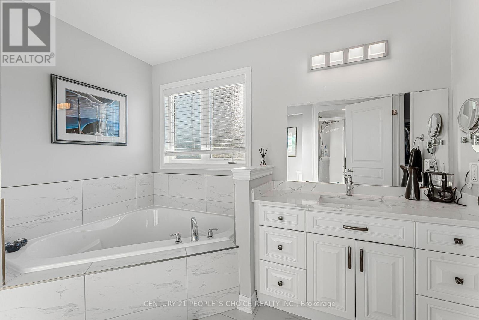 4 Riley Avenue, Pelham, Ontario  L0S 1E6 - Photo 30 - X12440304
