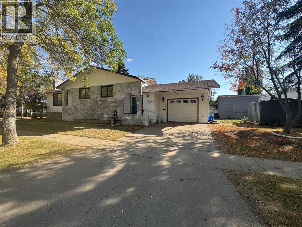 3807 62 Street, Camrose, Alberta  T4V 3B5 - Photo 3 - A2259086