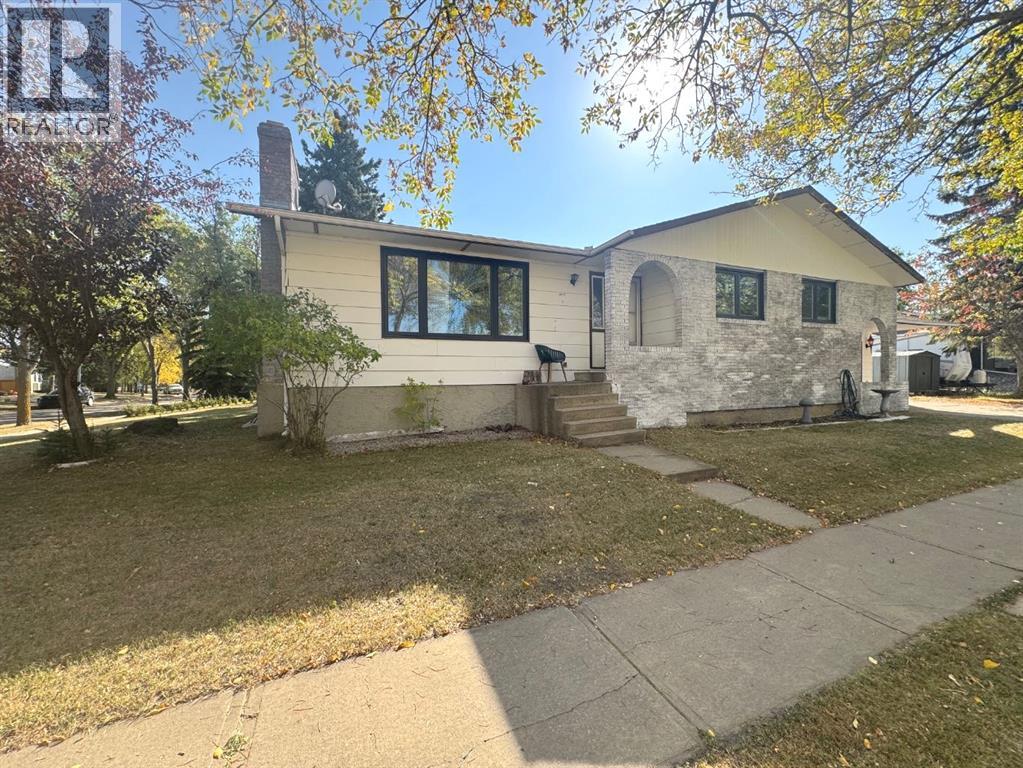 3807 62 Street, Camrose, Alberta  T4V 3B5 - Photo 2 - A2259086