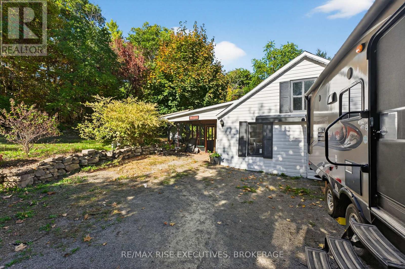 27 Drummond Street, Rideau Lakes, Ontario  K0G 0A4 - Photo 40 - X12440454