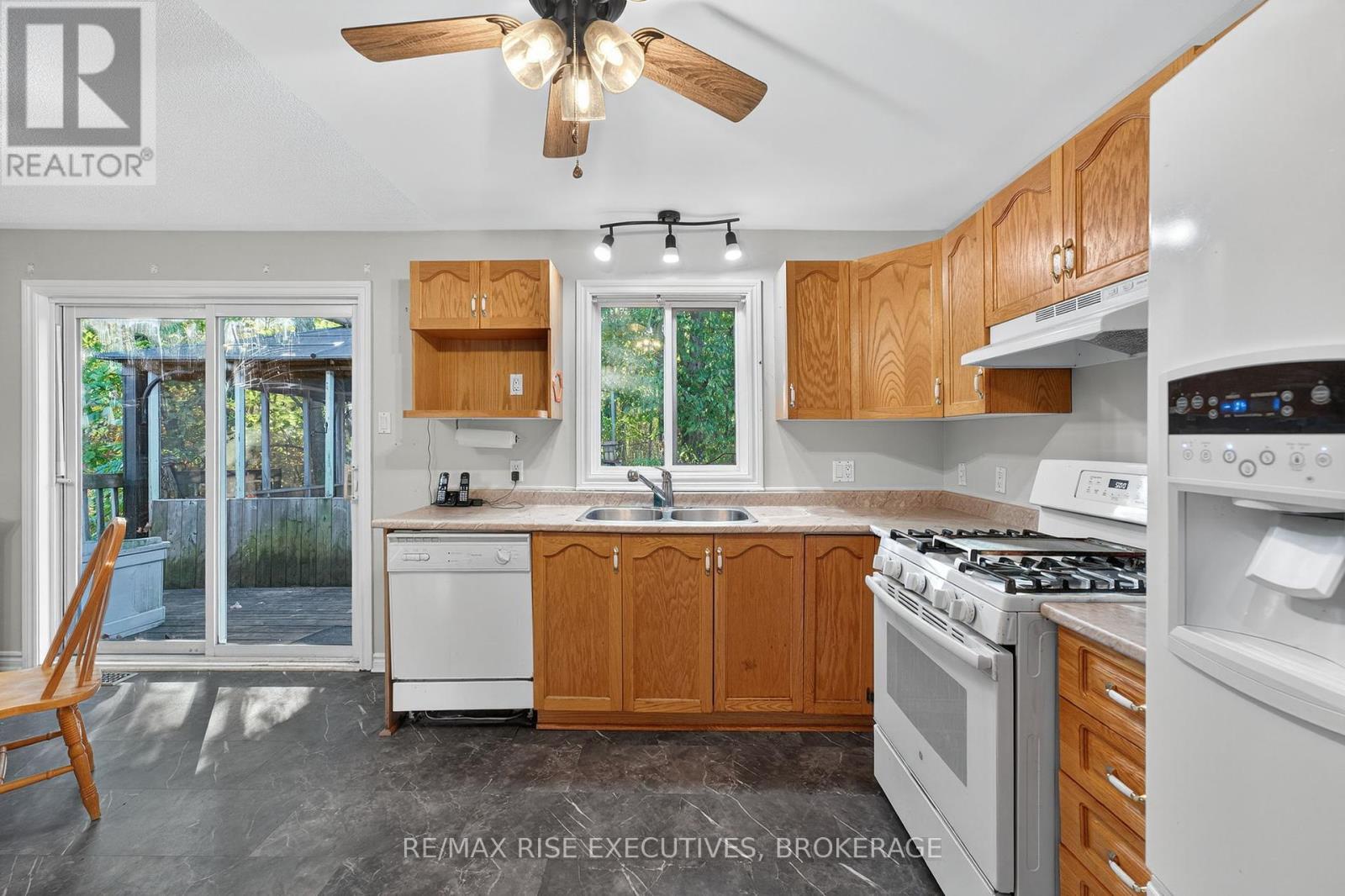 543 James Wilson Road, South Frontenac, Ontario  K0H 1W0 - Photo 4 - X12440477