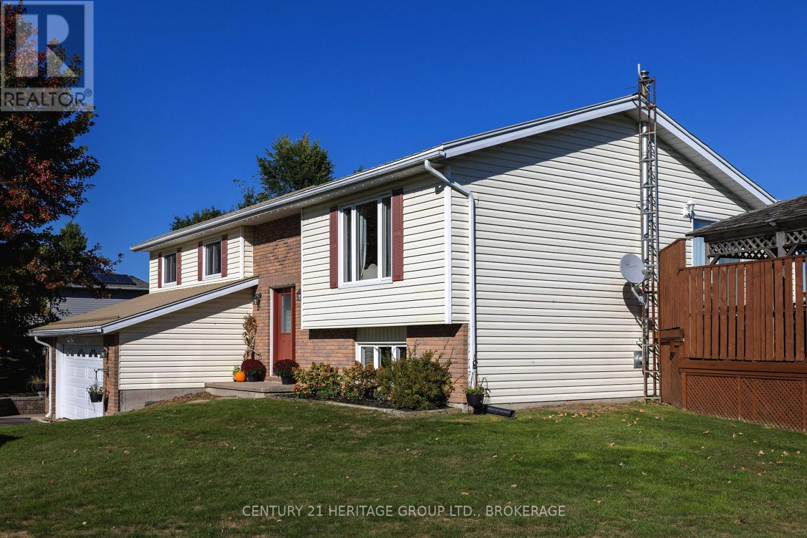 4376 Wilmer Road, Frontenac, Ontario  K0H 2L0 - Photo 2 - X12440536