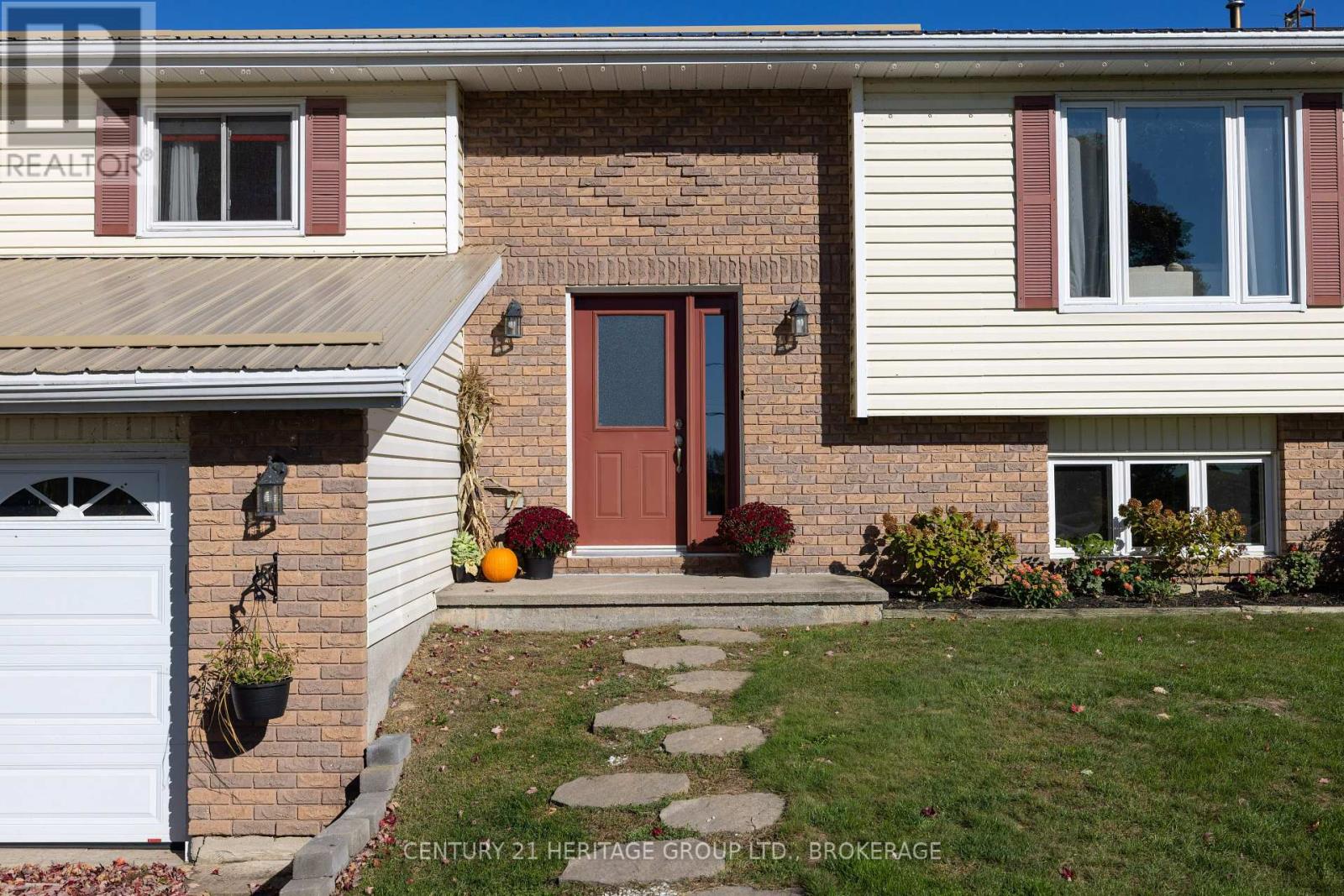 4376 Wilmer Road, Frontenac, Ontario  K0H 2L0 - Photo 3 - X12440536