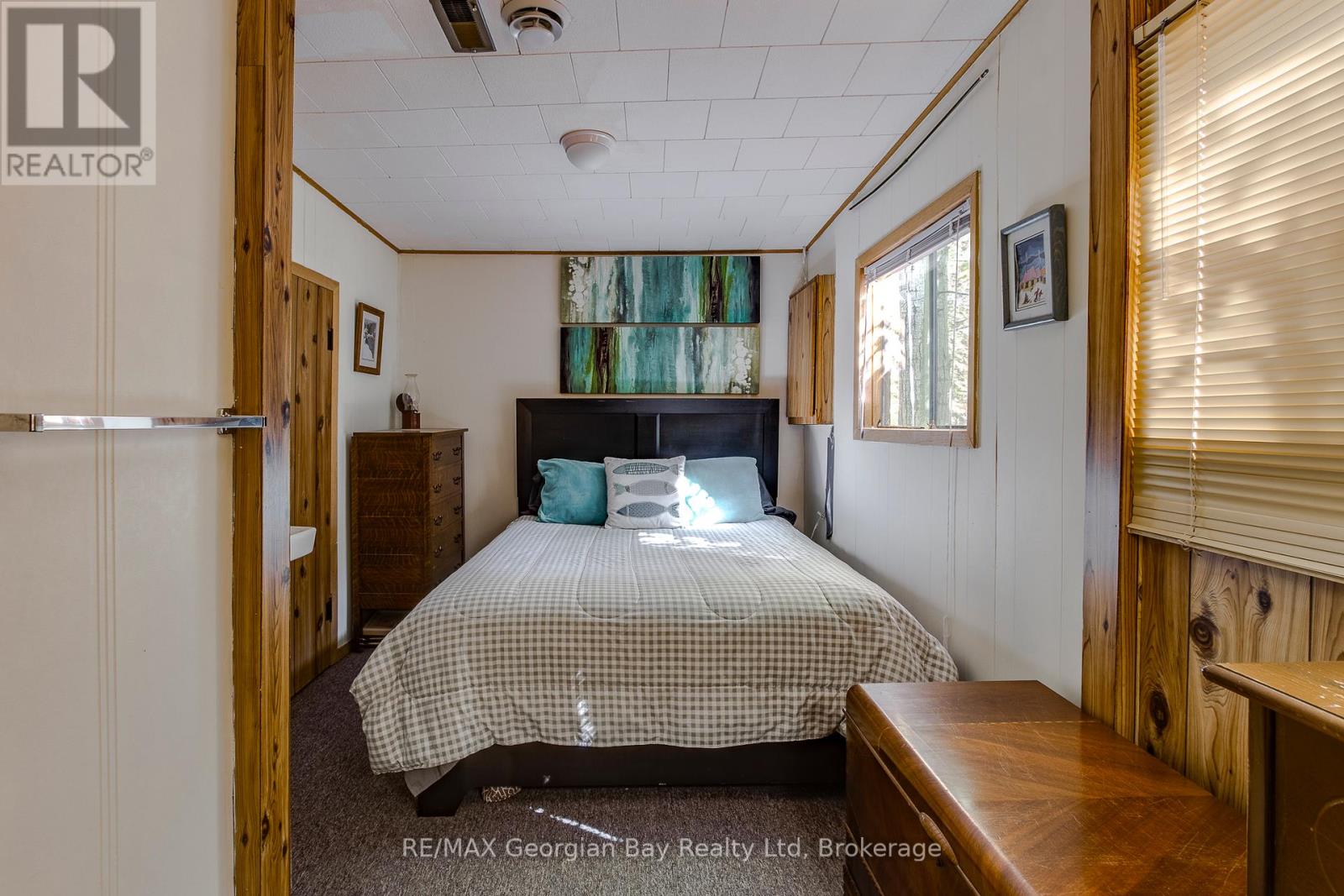 100 Nottawaga Drive, Tiny, Ontario  L0L 2J0 - Photo 17 - S12440567