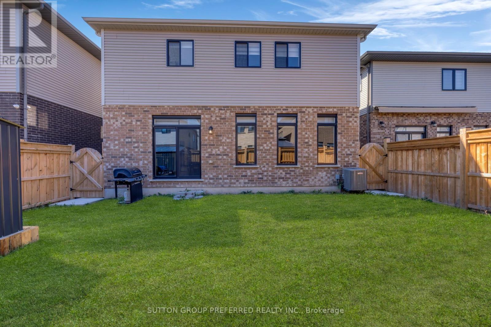 59 Spachman Street, Kitchener, Ontario  N2R 1R7 - Photo 44 - X12440436