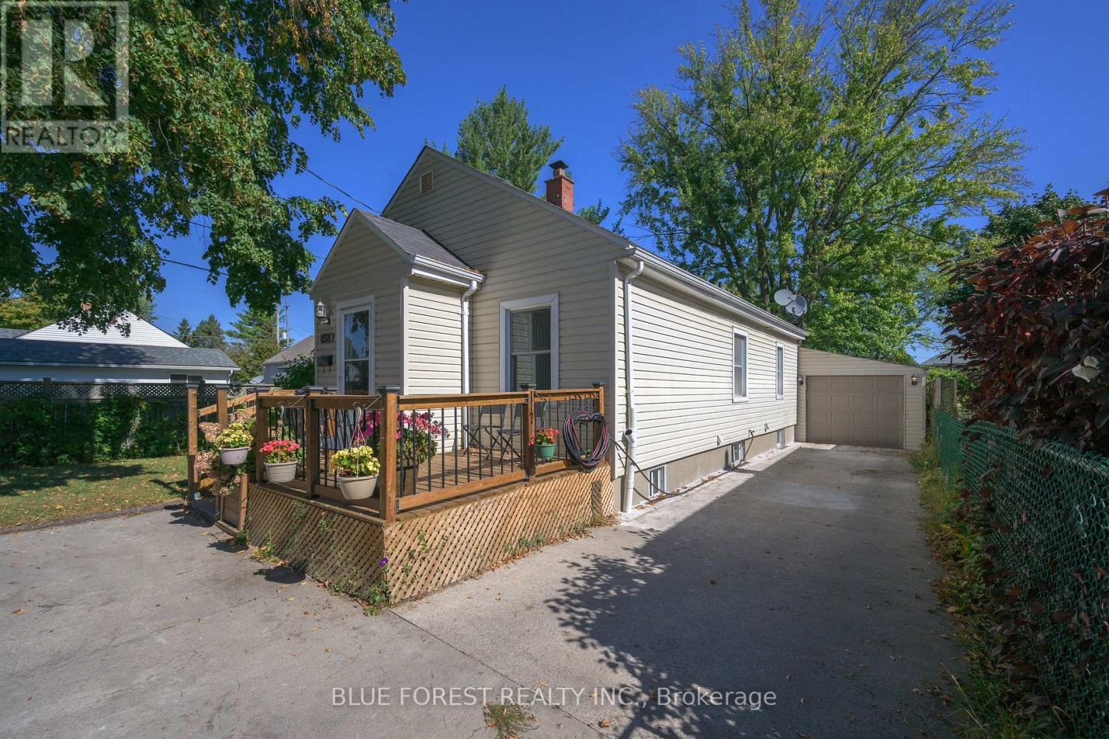 238 St Julien Street, London East, Ontario  N5Z 2N3 - Photo 3 - X12440469