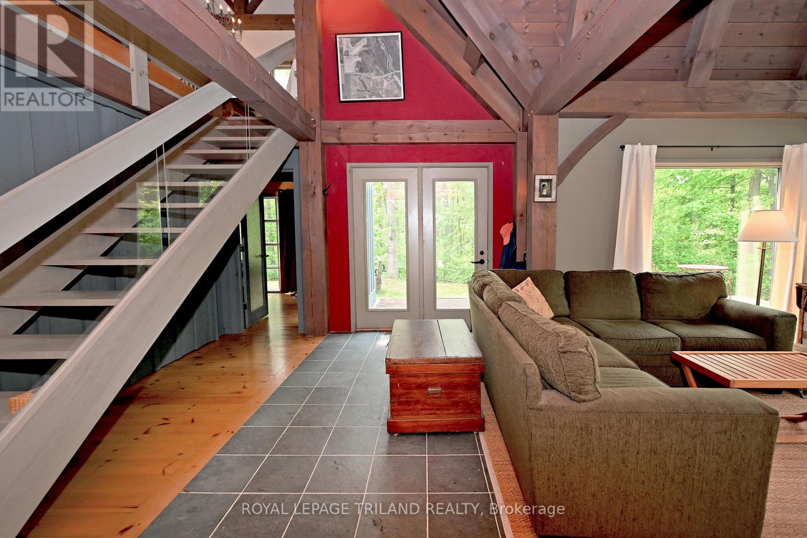 253 Elginfield Road, North Middlesex, Ontario  N0M 2K0 - Photo 13 - X12440511