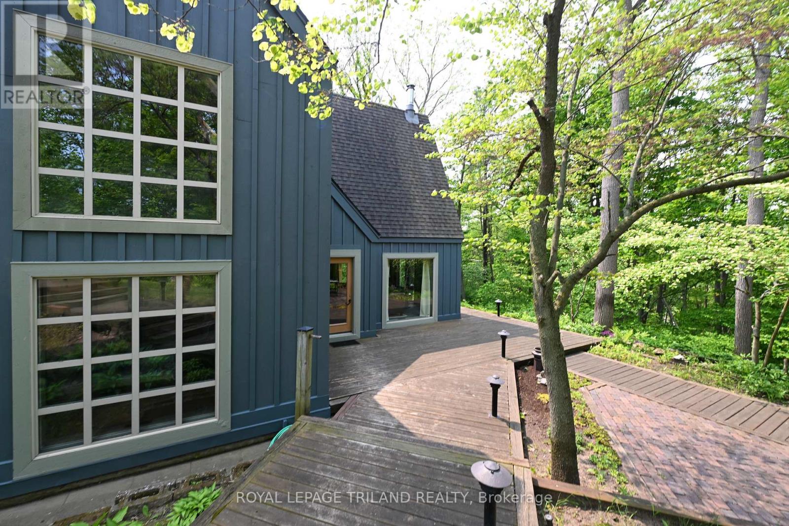 253 Elginfield Road, North Middlesex, Ontario  N0M 2K0 - Photo 4 - X12440511