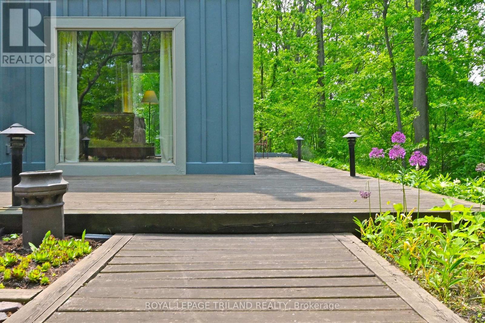 253 Elginfield Road, North Middlesex, Ontario  N0M 2K0 - Photo 7 - X12440511