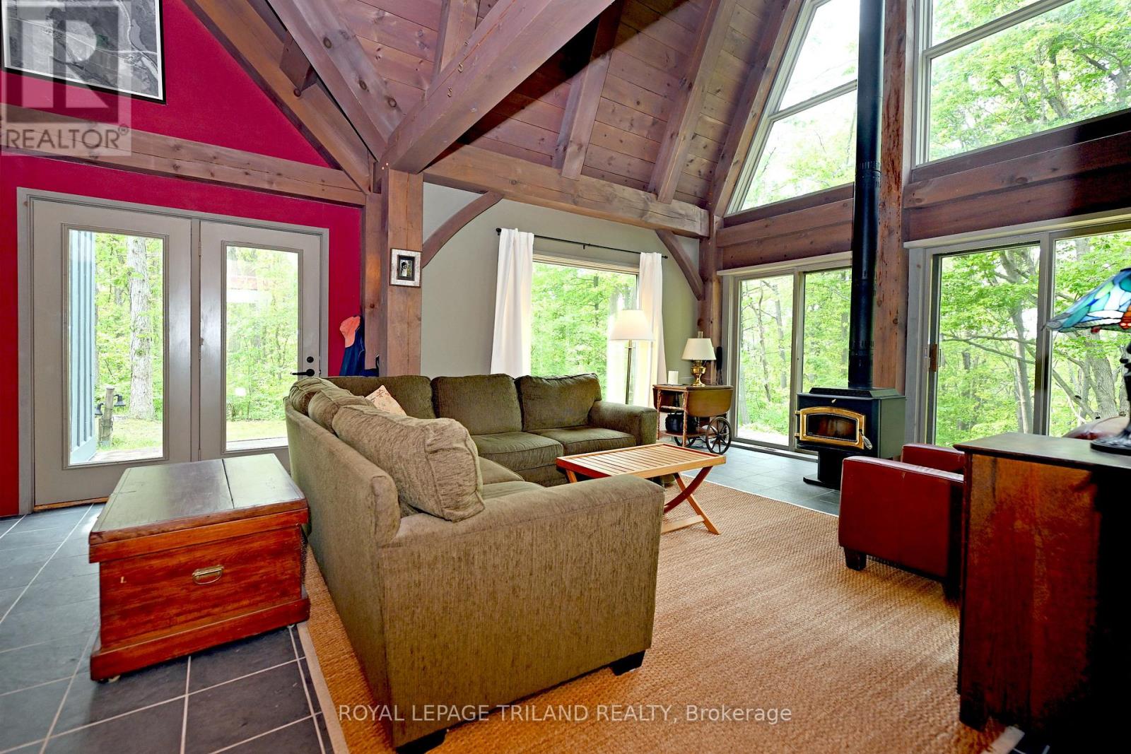 253 Elginfield Road, North Middlesex, Ontario  N0M 2K0 - Photo 9 - X12440511