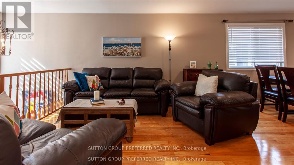956 Queensborough Court N, London North, Ontario  N6G 5K1 - Photo 14 - X12440514