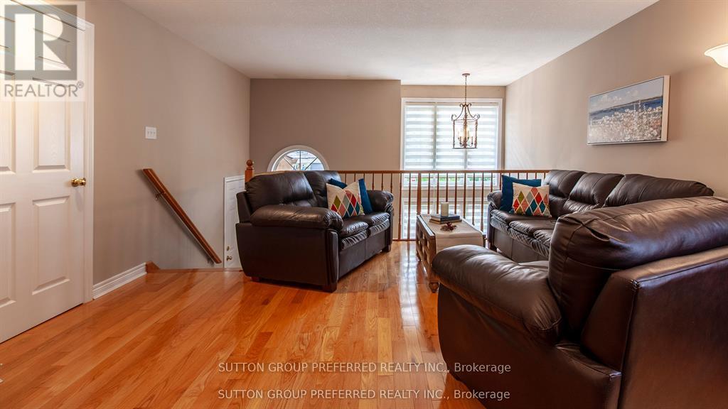 956 Queensborough Court N, London North, Ontario  N6G 5K1 - Photo 16 - X12440514
