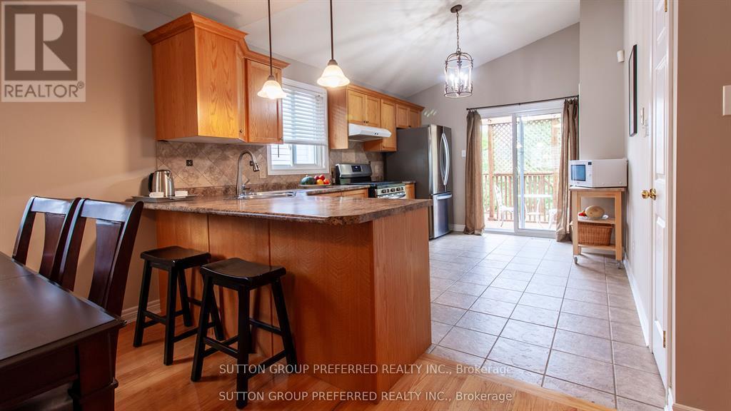 956 Queensborough Court N, London North, Ontario  N6G 5K1 - Photo 20 - X12440514