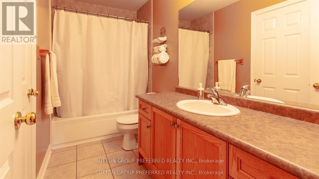 956 Queensborough Court N, London North, Ontario  N6G 5K1 - Photo 24 - X12440514