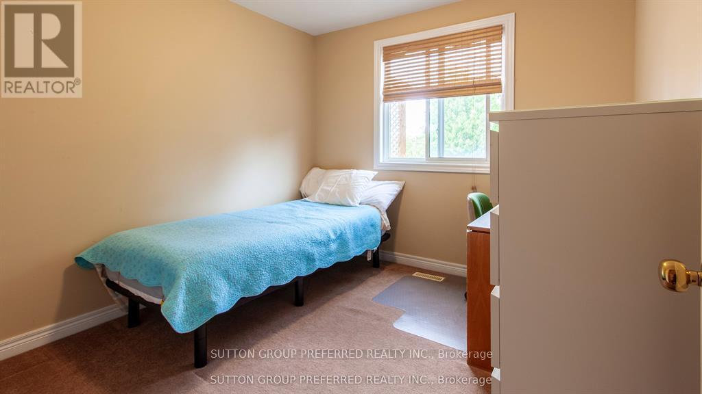 956 Queensborough Court N, London North, Ontario  N6G 5K1 - Photo 30 - X12440514