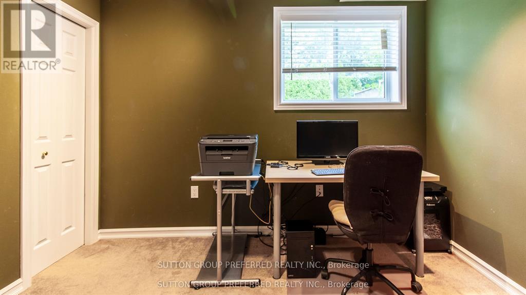 956 Queensborough Court N, London North, Ontario  N6G 5K1 - Photo 41 - X12440514
