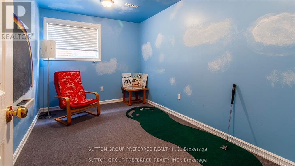 956 Queensborough Court N, London North, Ontario  N6G 5K1 - Photo 43 - X12440514
