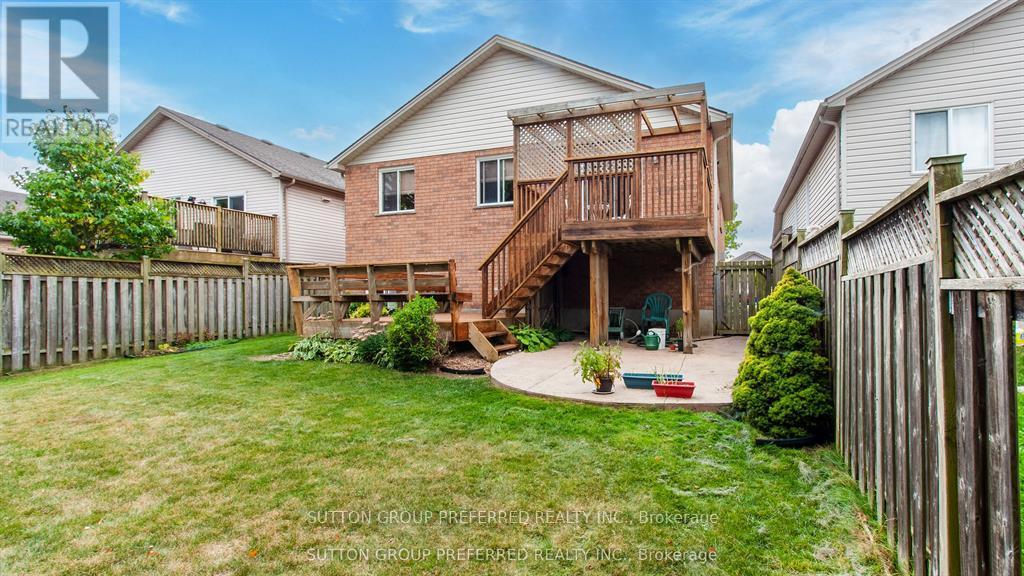 956 Queensborough Court N, London North, Ontario  N6G 5K1 - Photo 5 - X12440514