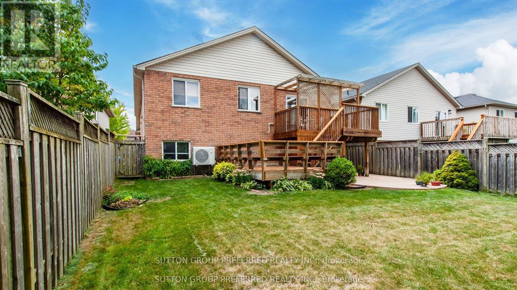 956 Queensborough Court N, London North, Ontario  N6G 5K1 - Photo 7 - X12440514