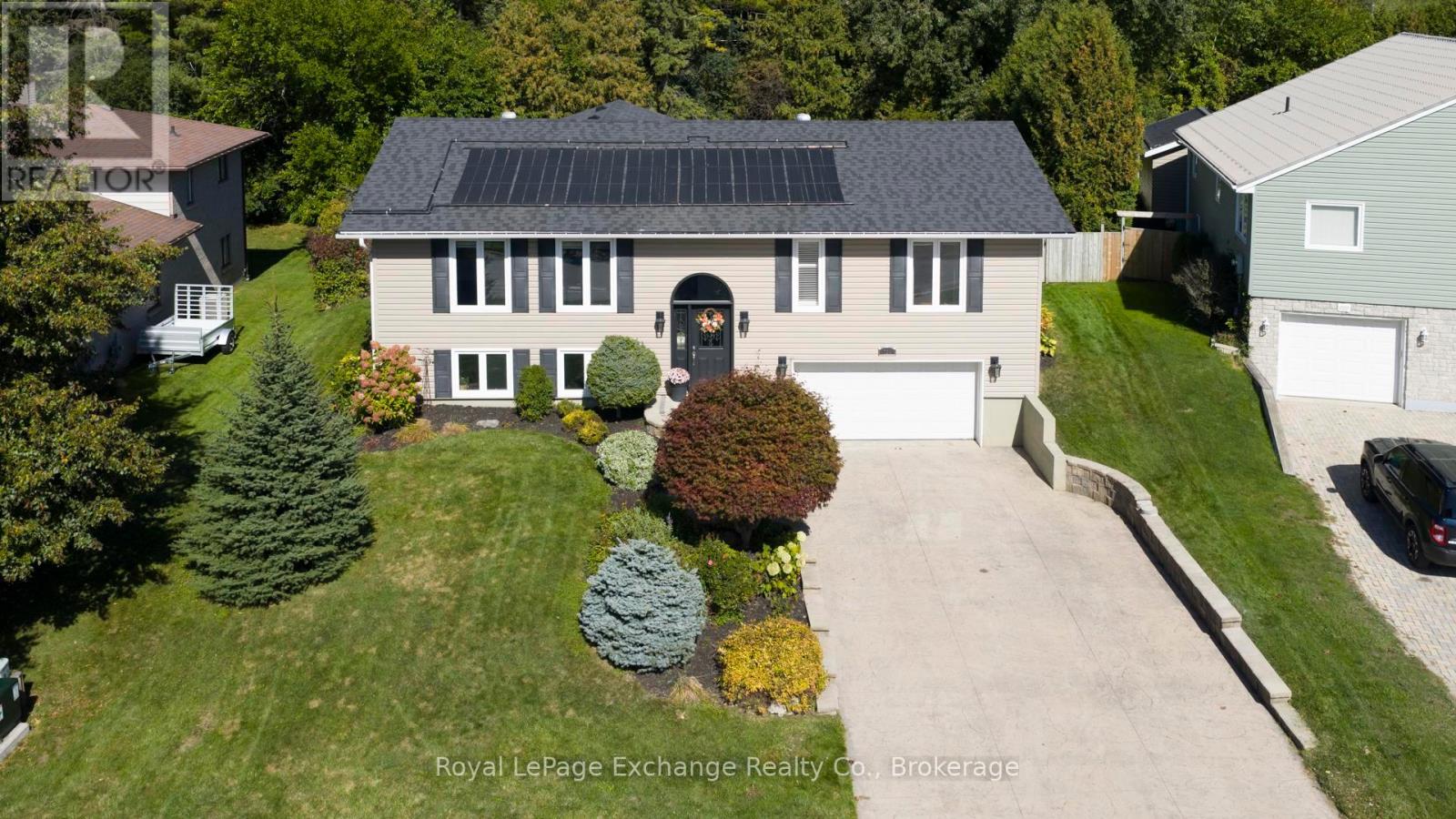 723 Goldie Crescent, Kincardine, Ontario  N2Z 2Z9 - Photo 2 - X12440449