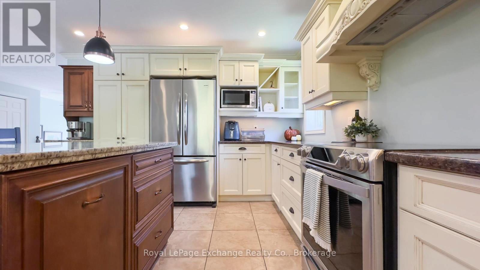 723 Goldie Crescent, Kincardine, Ontario  N2Z 2Z9 - Photo 20 - X12440449