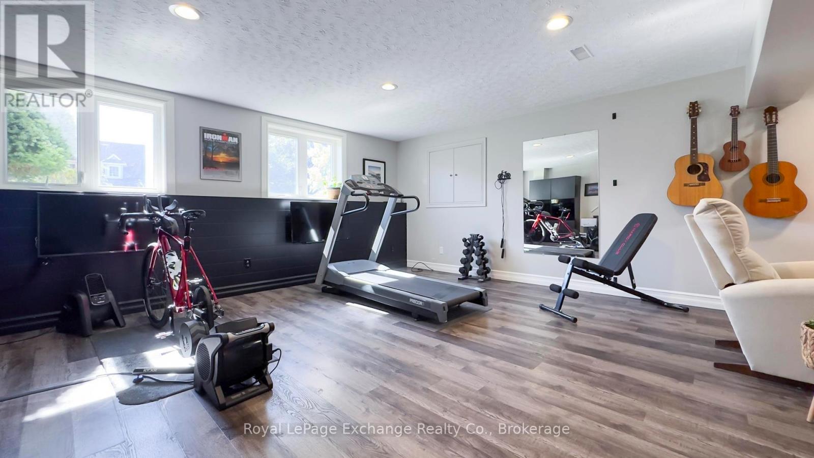 723 Goldie Crescent, Kincardine, Ontario  N2Z 2Z9 - Photo 32 - X12440449