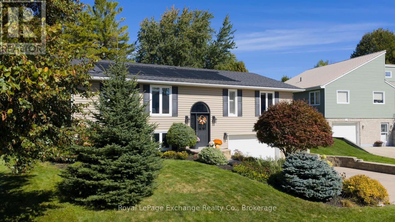 723 Goldie Crescent, Kincardine, Ontario  N2Z 2Z9 - Photo 5 - X12440449