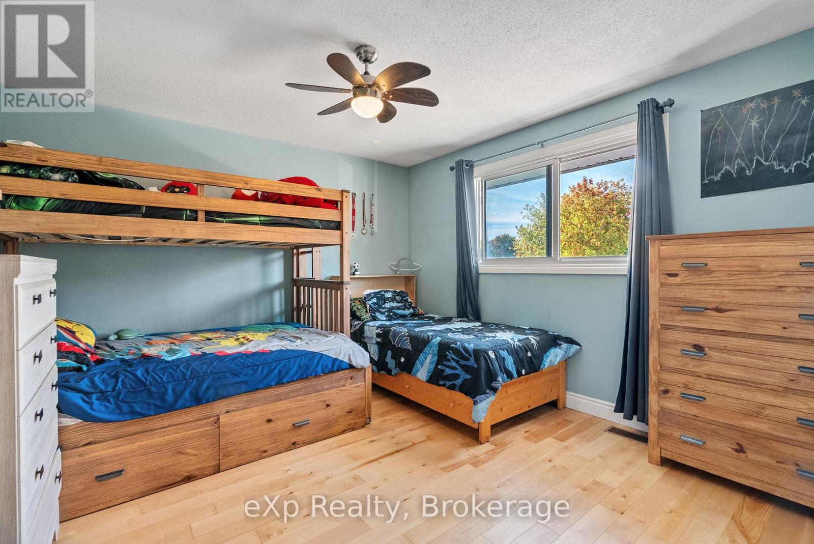 286 Dufferin Street, Stratford, Ontario  N5A 2H2 - Photo 10 - X12440459