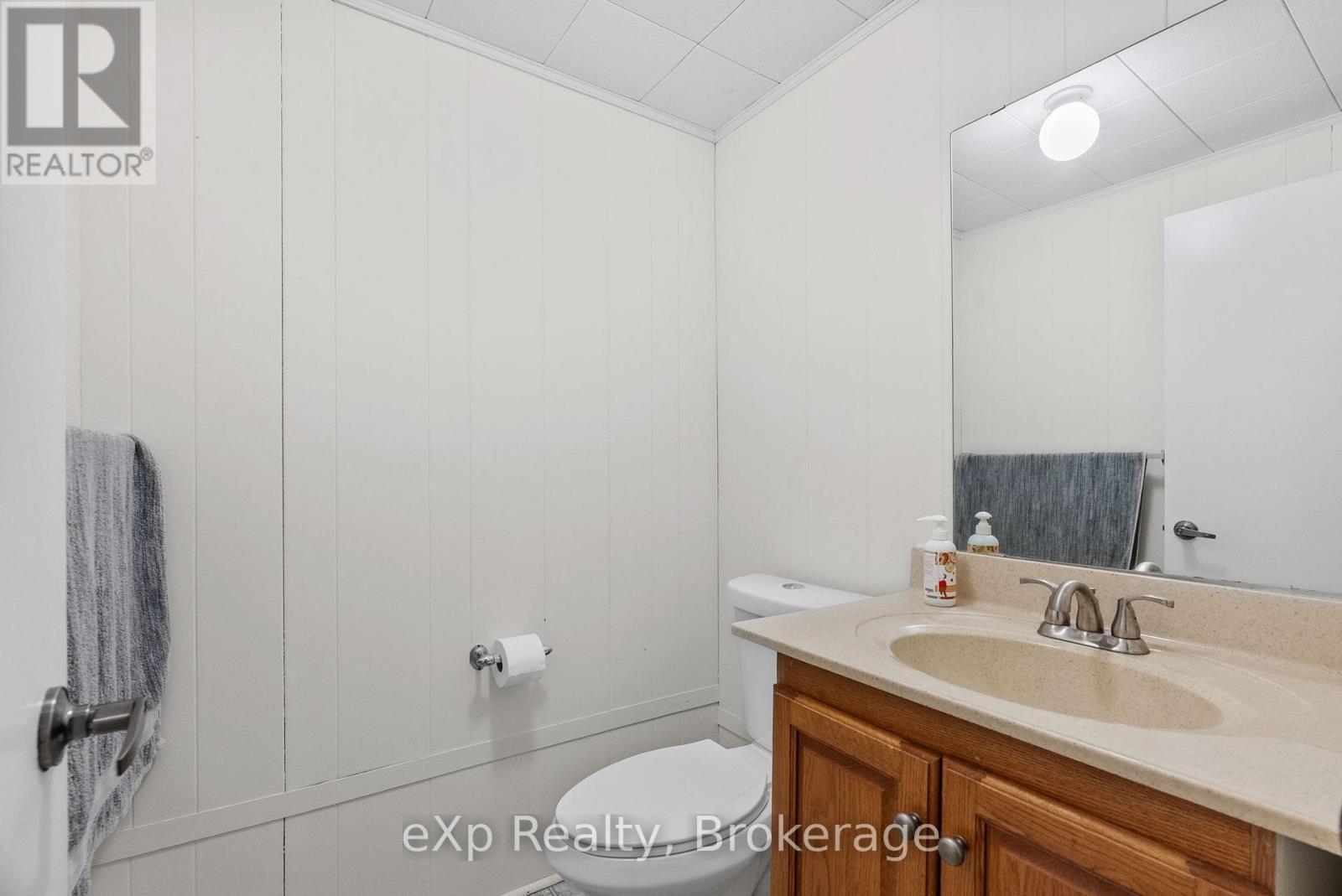 286 Dufferin Street, Stratford, Ontario  N5A 2H2 - Photo 20 - X12440459