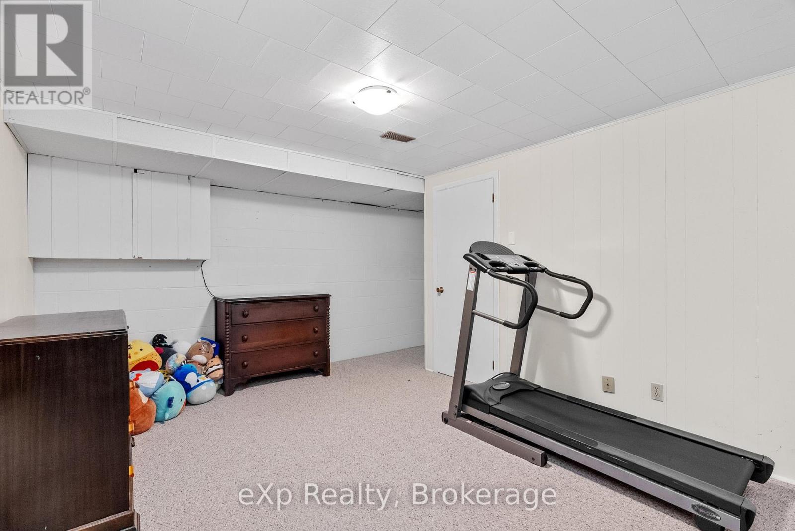 286 Dufferin Street, Stratford, Ontario  N5A 2H2 - Photo 22 - X12440459